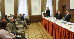 Zarándokkonferencián a Szalonban működő Zarándok iroda segítőivel  2015. november 20.